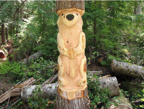 The original carved beaver statue that was sadly stolen from the bottom of  the Upper Thirsty Beaver mountain bike trail | Currently Cumbelrand